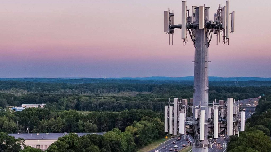 American 5g Tower Copy 1024x576 - امواج ۵G اختلال شدیدی در پرواز هواپیماها ایجاد می‌کند